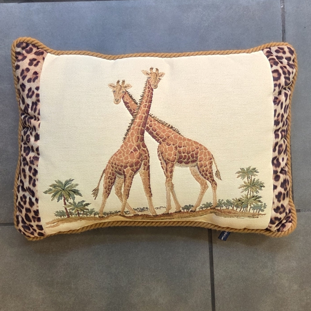 Ashford Court Giraffe Pillow
